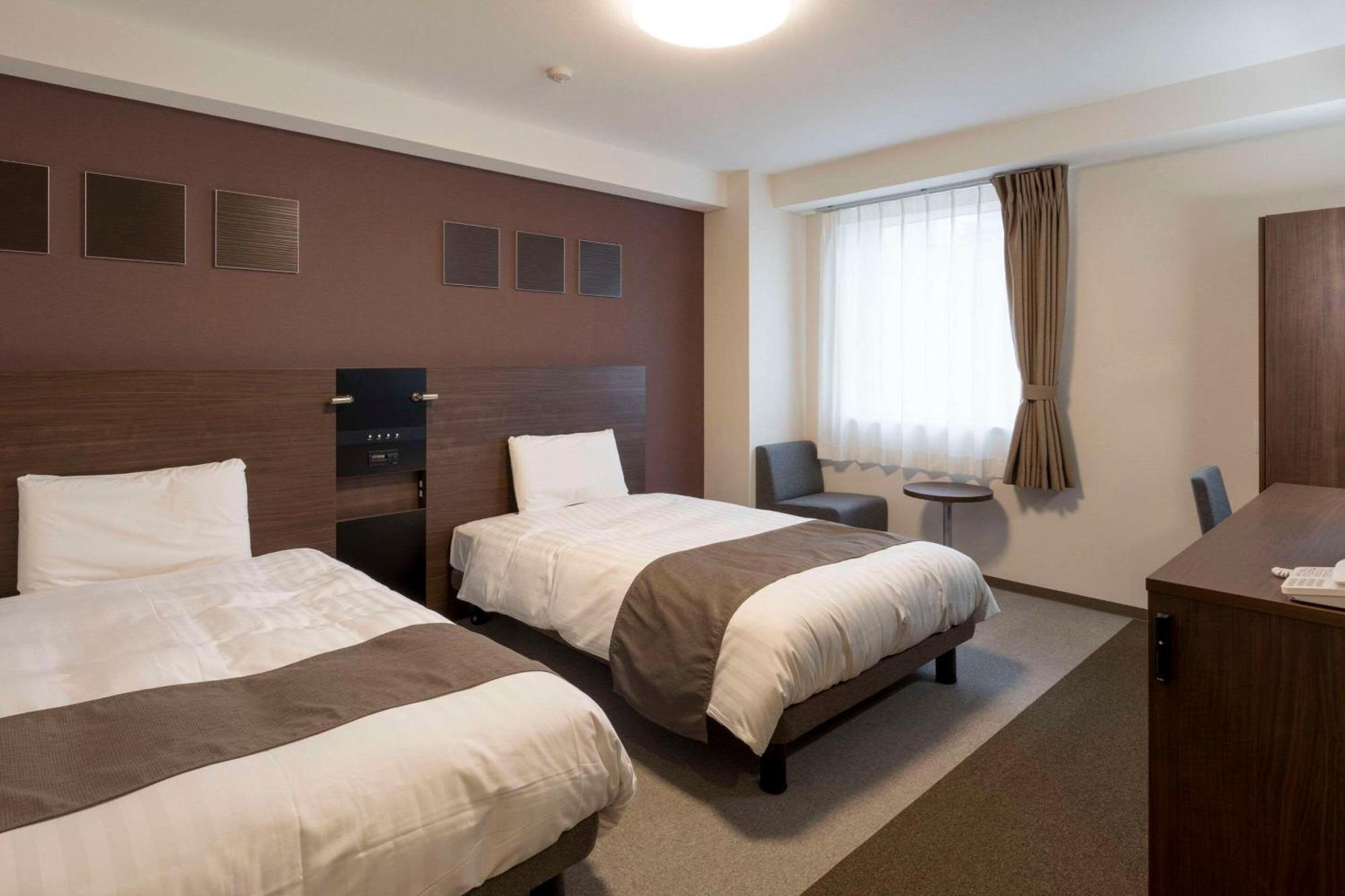 คอมฟอร์ต โฮเทล โทะโยะฮะชิ Hotel โทโยฮาชิ ภายนอก รูปภาพ