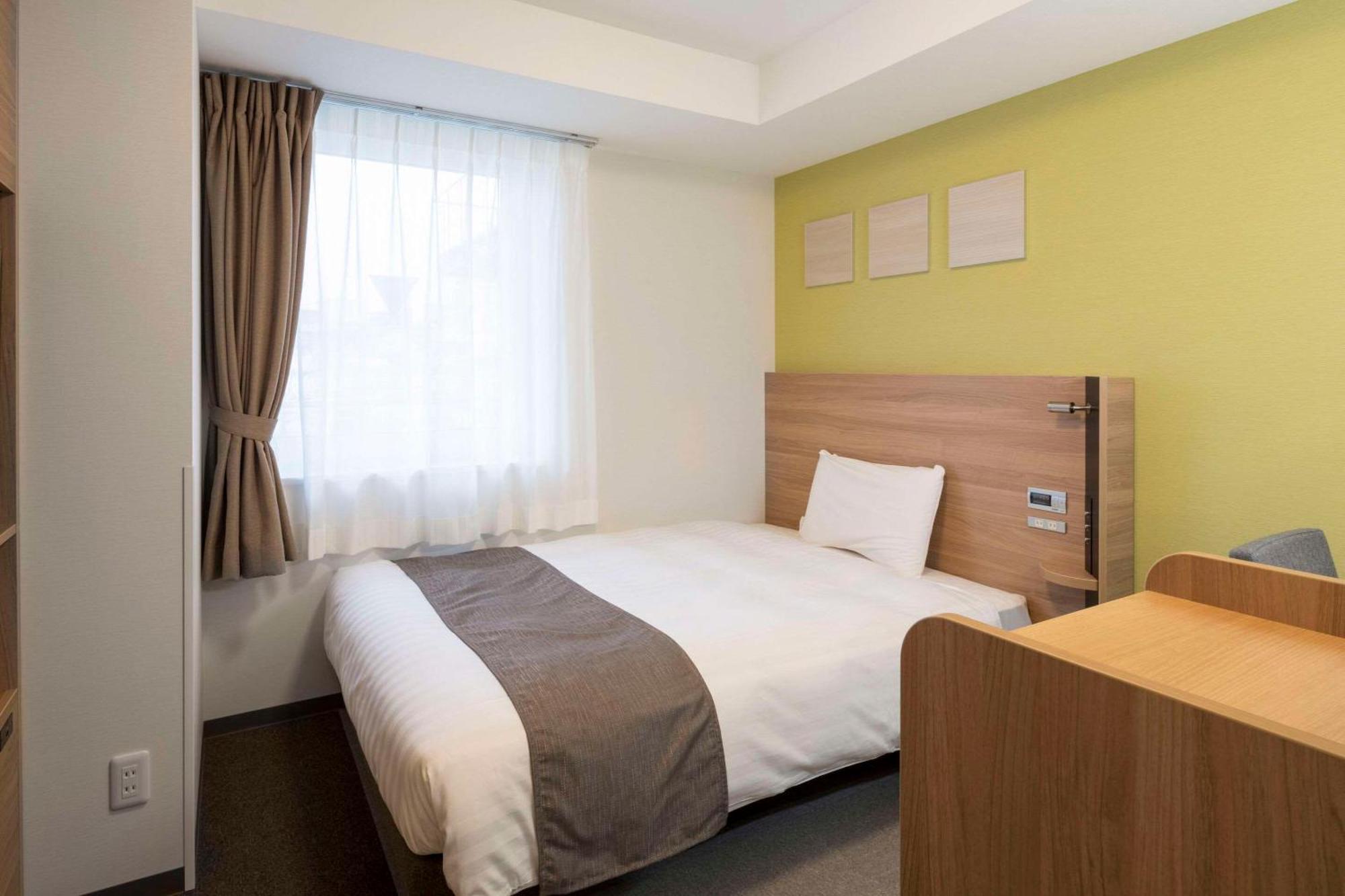 คอมฟอร์ต โฮเทล โทะโยะฮะชิ Hotel โทโยฮาชิ ภายนอก รูปภาพ